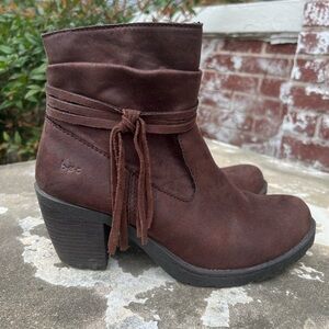 BORN B.O.C ALICUDI Brown Ankle Boots Women's Size 8.5 Z25506 Western Tassel
